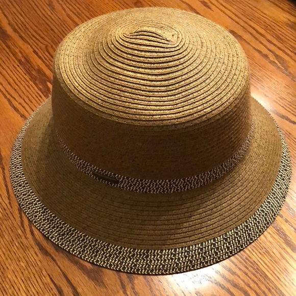 NWOT! Sun and sand beach hat - Picture 3 of 6
